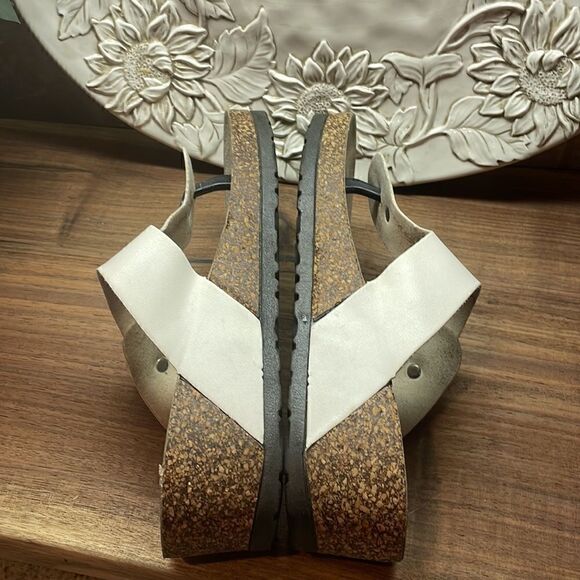 Genuine Leather Insole T-Strap Sandals - 37    🌻🌻🌻🌻 - Picture 5 of 9